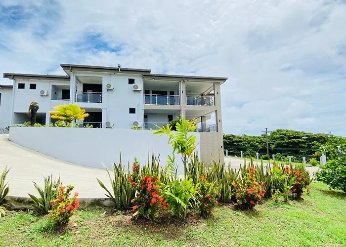 Lovely 4-Bedroom Holiday Home With Free Parking.