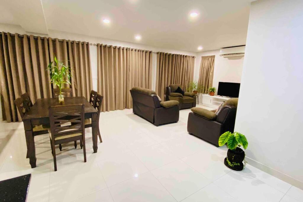 Lovely 4-bedroom With Free Parking. * Lautoka